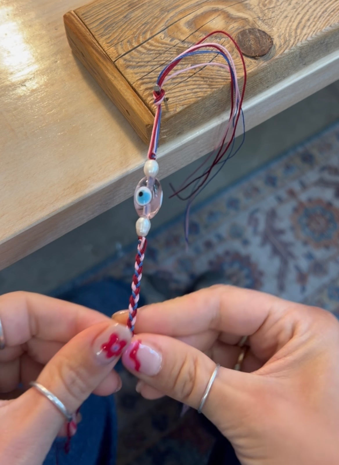 ARMBAND FLECHTTECHNIK WORKSHOP - Donnerstag, den 26.03.2025 18:30 Uhr